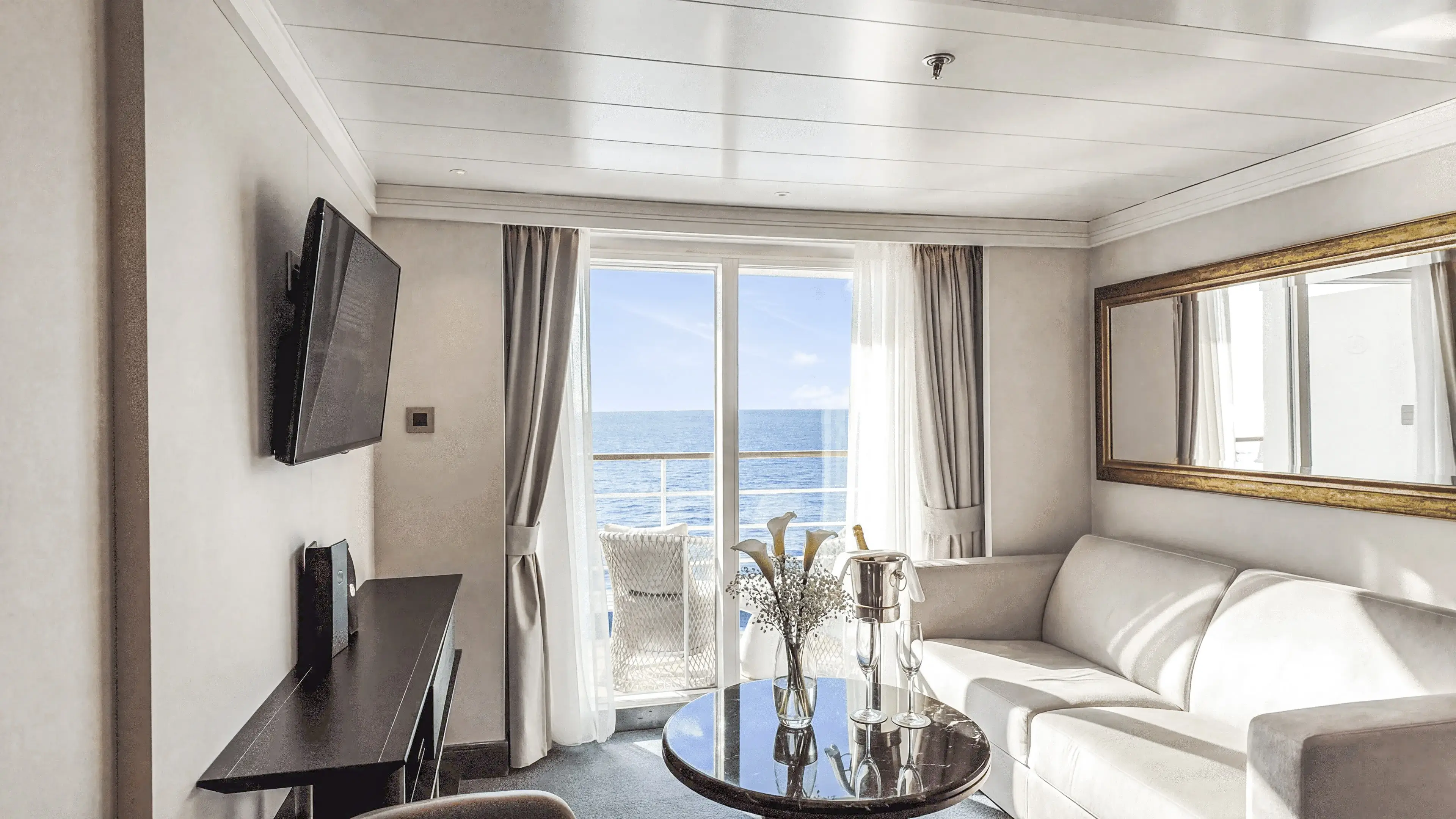 Aura Suite - View 3